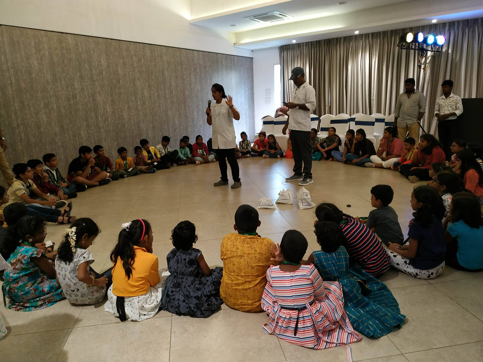 Young-Scientist corporate science show — science experiments for corporate CSR events